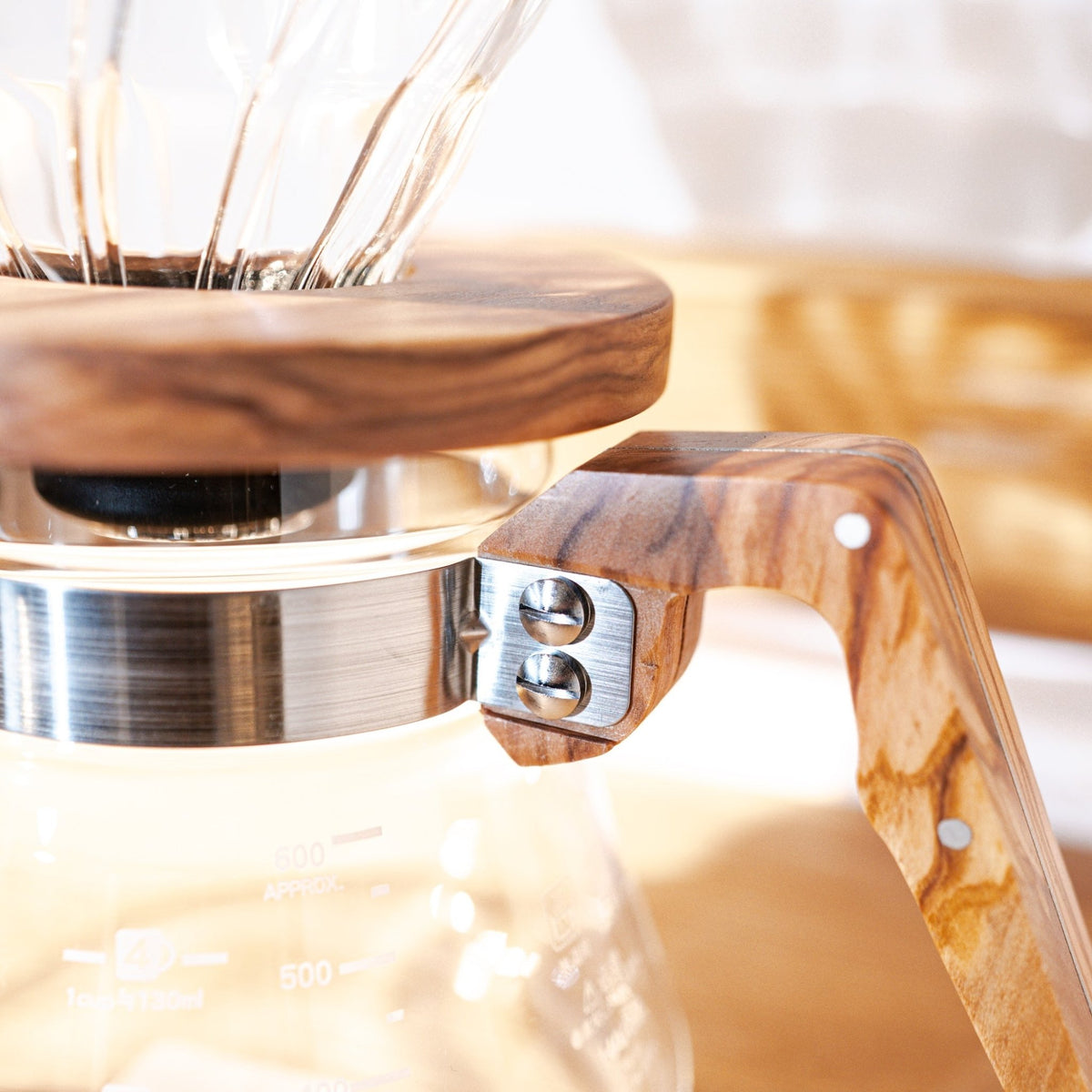 Hario V60 Olive Wood Set - Kaffeefilter - WOKE.UP Kaffeemanufaktur