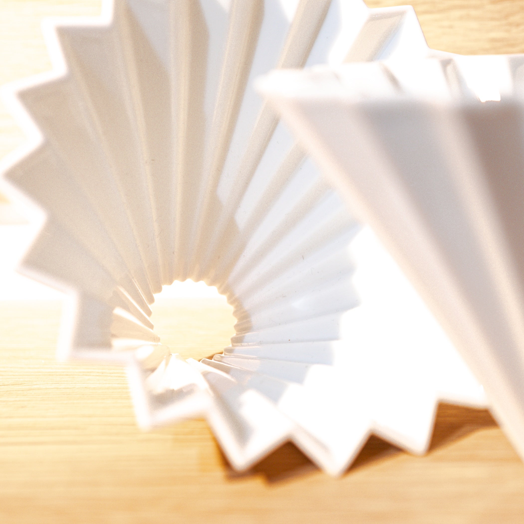 Origami Dripper aus Porzellan Größe M - Kaffeefilter - WOKE.UP Kaffeemanufaktur
